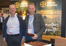 Aged 81, Simon van Gennip with Thwan van Gennip was probably the oldest grower at the fair. Here on the photo with Wim Roosen of Dutch Plantin.